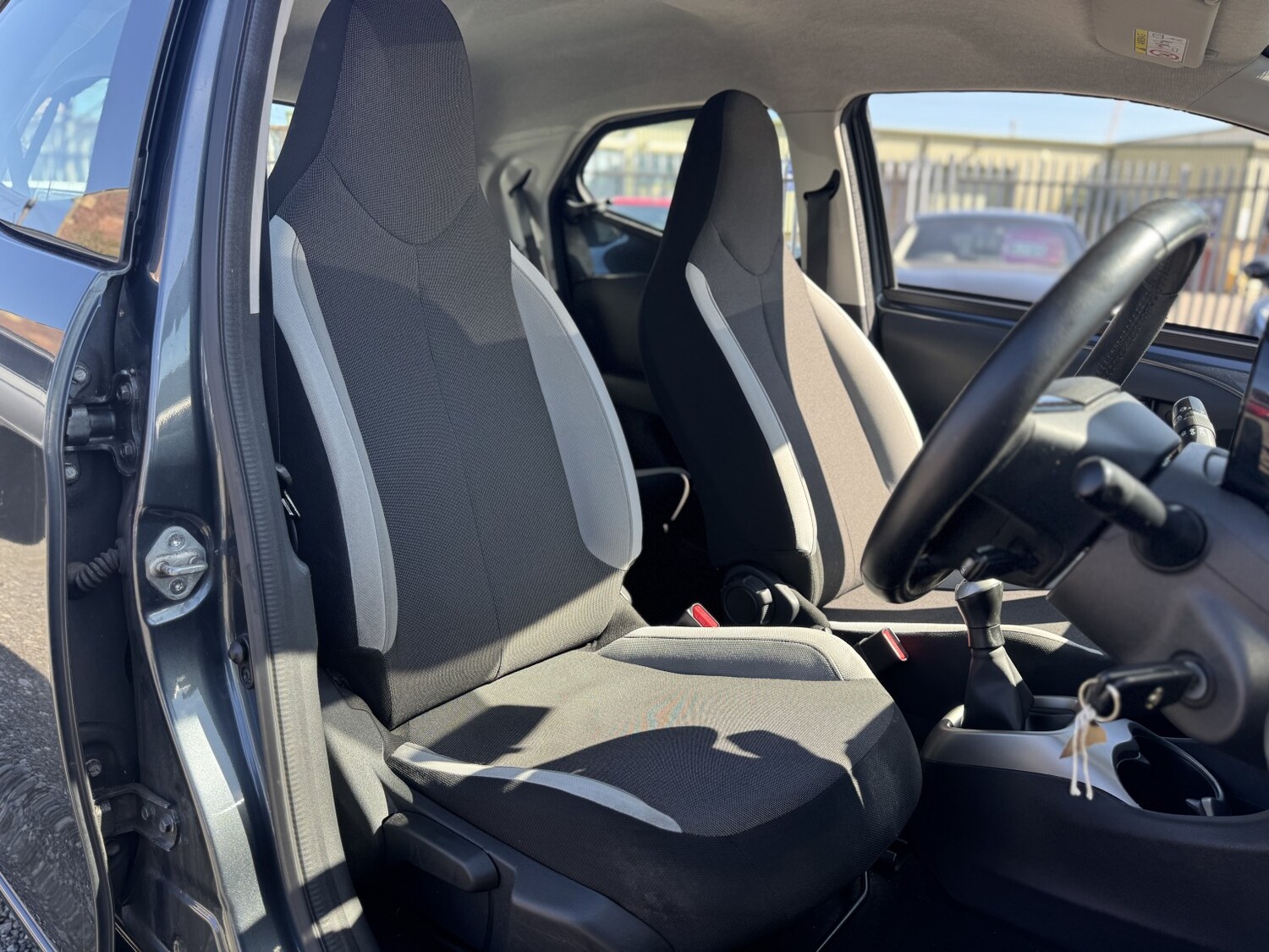 Used Toyota AYGO 2015 for sale - 78155323: Photo 21