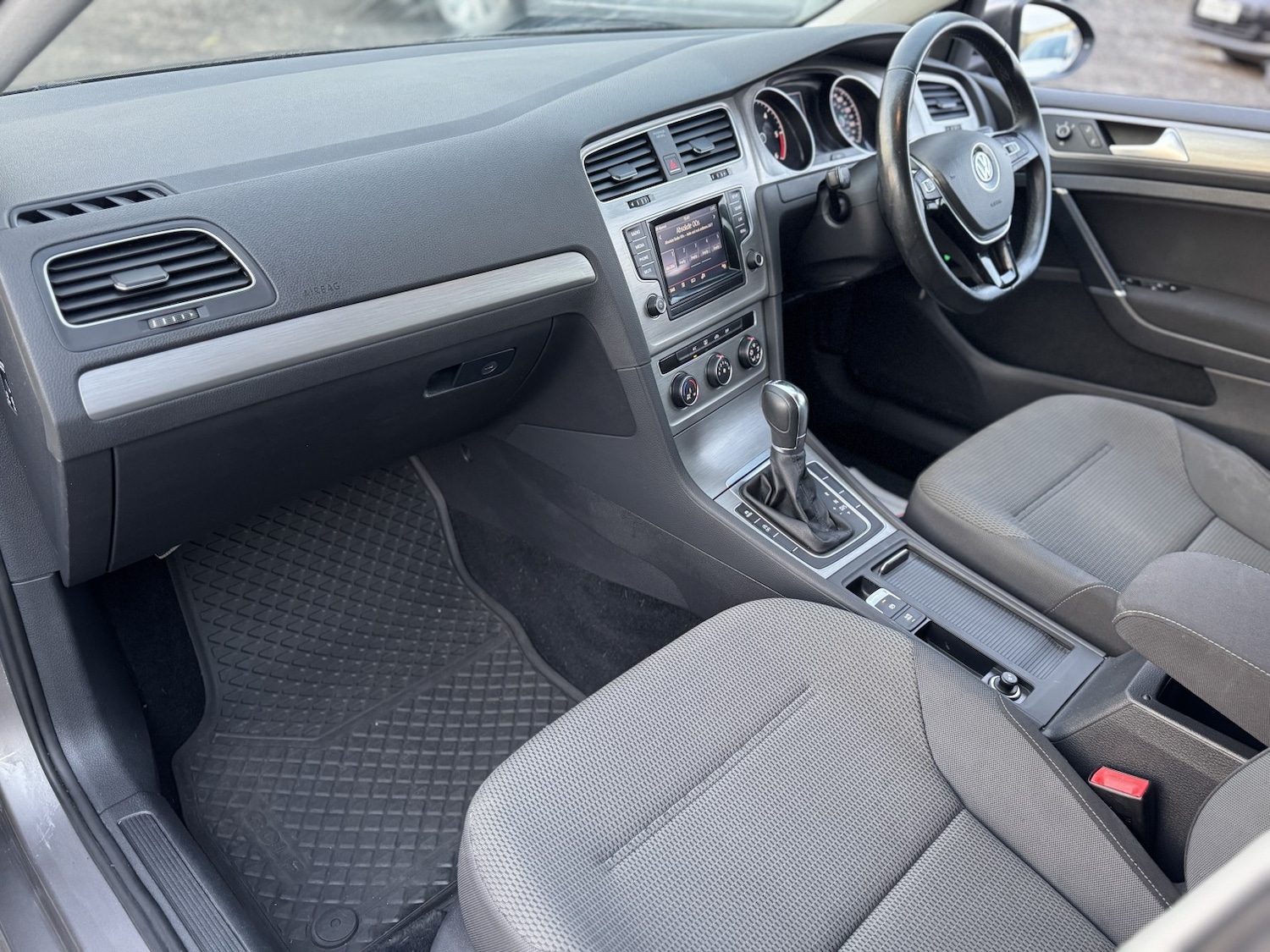 Used Volkswagen Golf 2014 for sale - 76713108: Photo 23