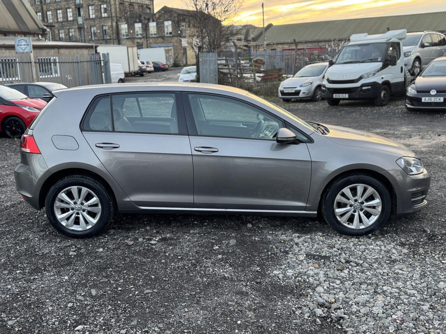Used Volkswagen Golf 2014 for sale - 76713108: Photo 9