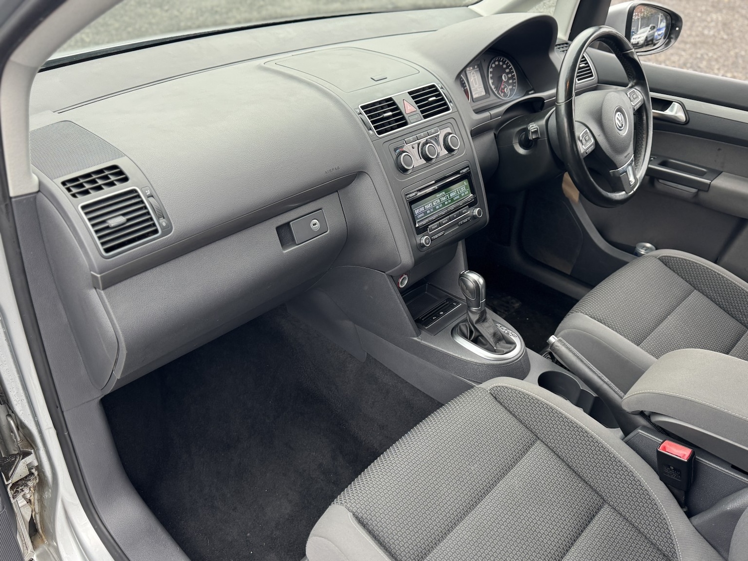 Used Volkswagen Touran 2011 for sale - 77508604: Photo 25