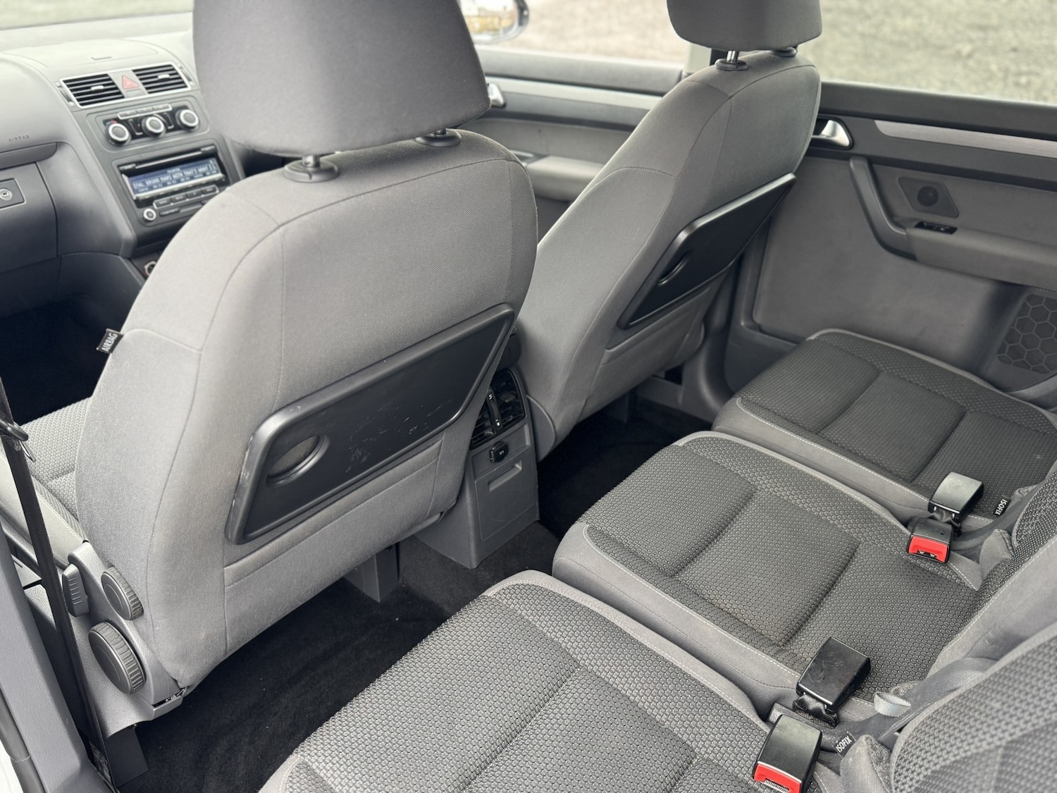 Used Volkswagen Touran 2011 for sale - 77508604: Photo 29