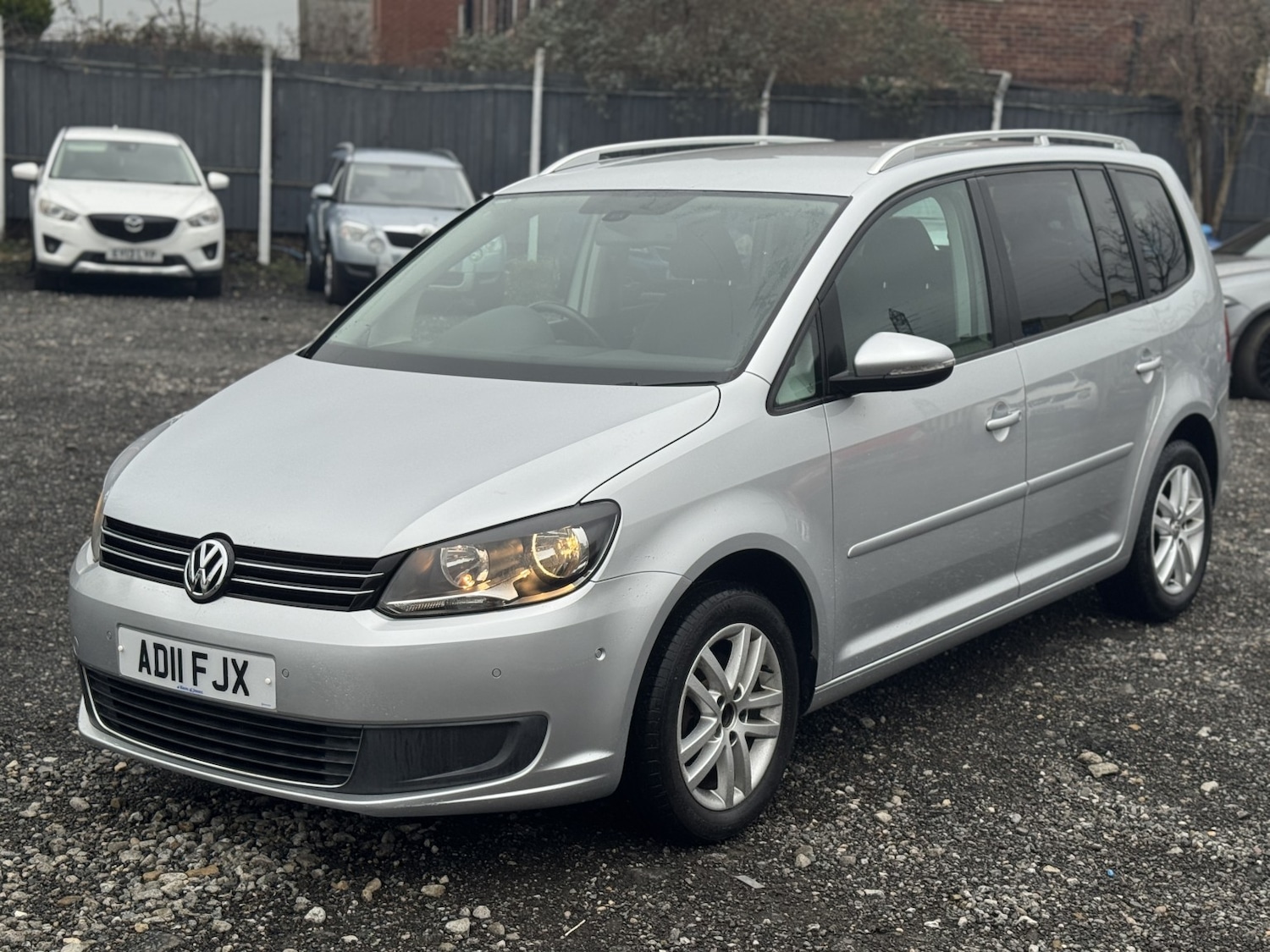 Used Volkswagen Touran 2011 for sale - 77508604: Photo 3