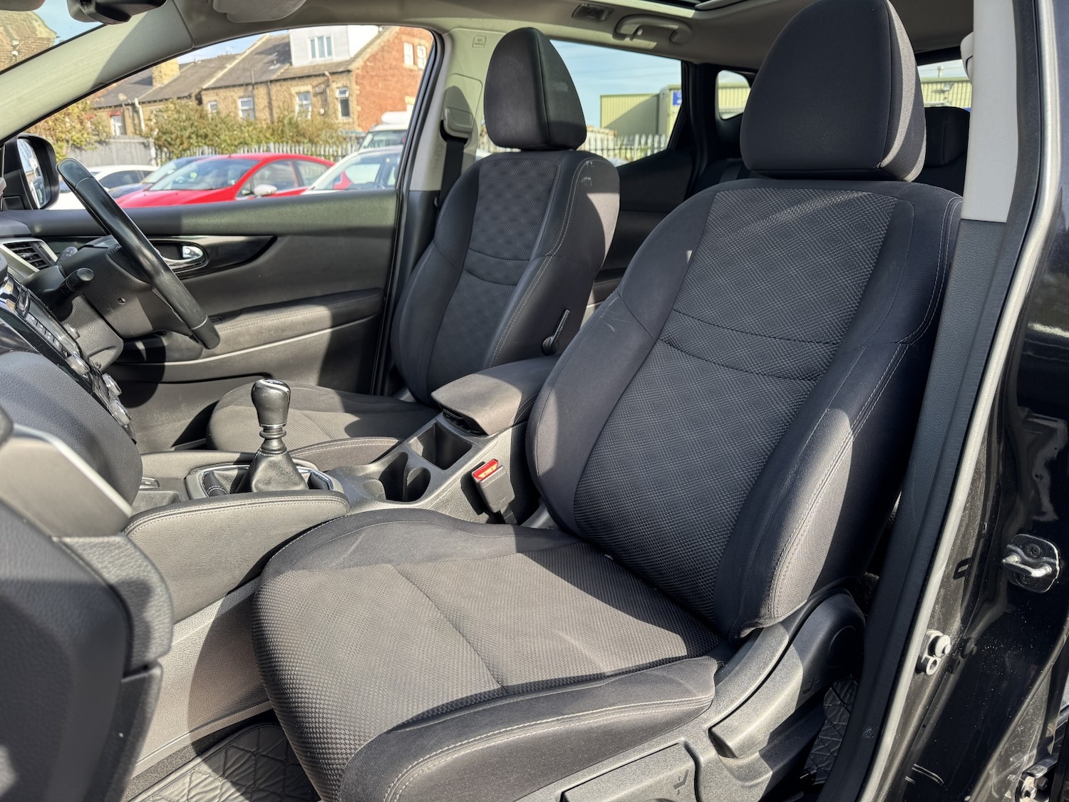 Used Nissan Qashqai 2015 for sale - 76421865: Photo 31