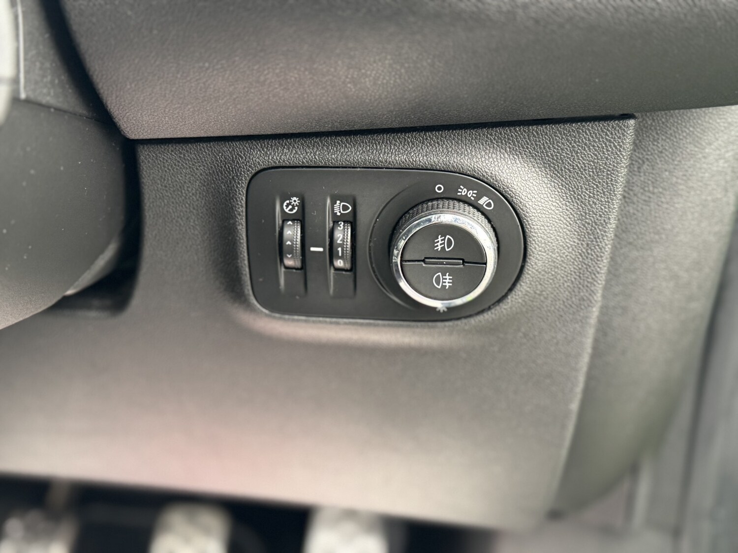 Used Vauxhall Corsa 2015 for sale - 76421882: Photo 21