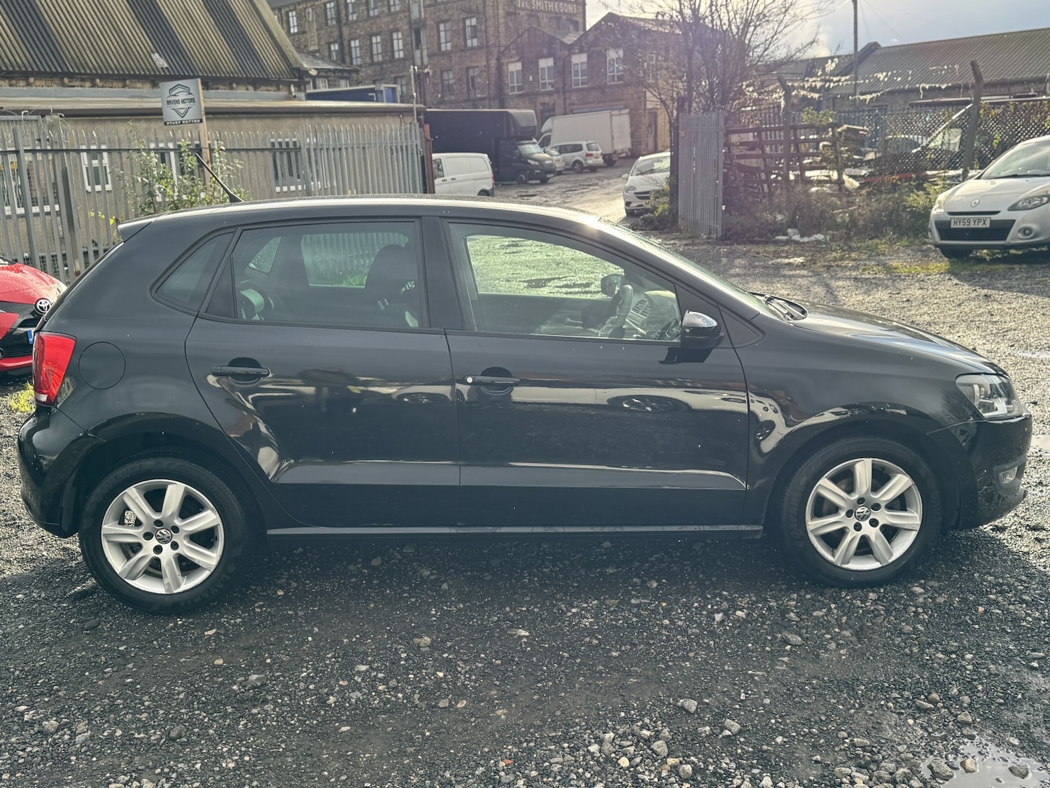 Used Volkswagen Polo 2011 for sale - 76637472: Photo 8