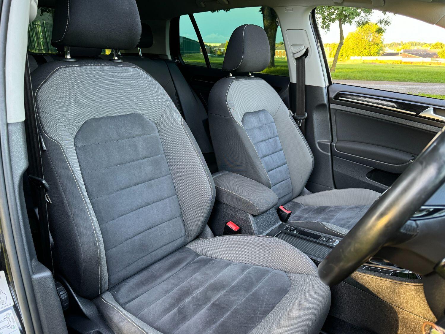 Used Volkswagen Golf 2016 for sale - 77622568: Photo 35