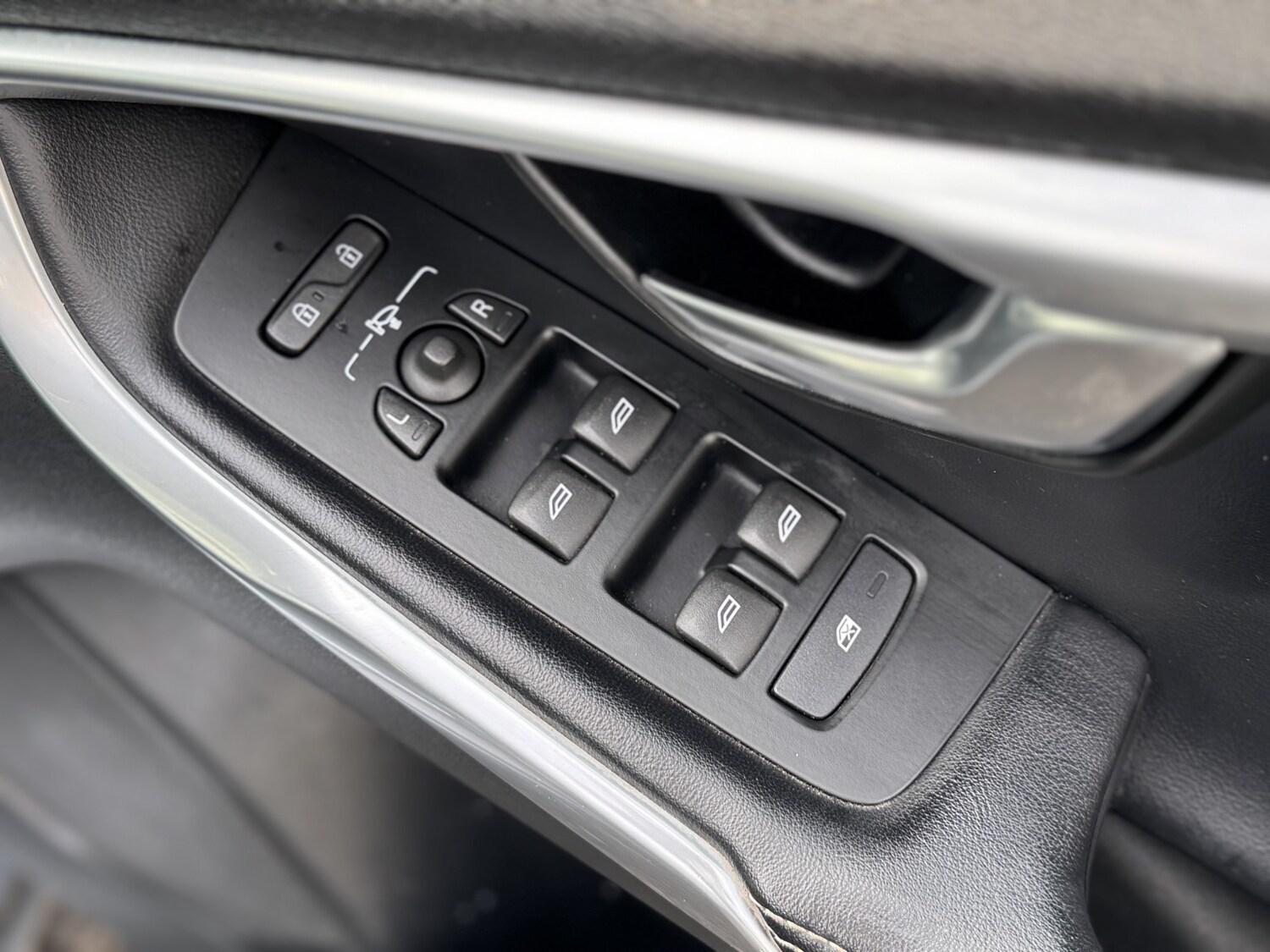 Used Volvo V40 2018 for sale - 77681867: Photo 15