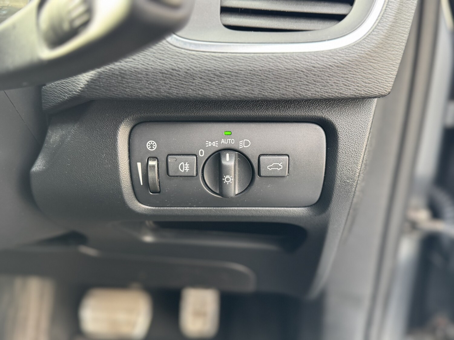 Used Volvo V40 2018 for sale - 77681867: Photo 16