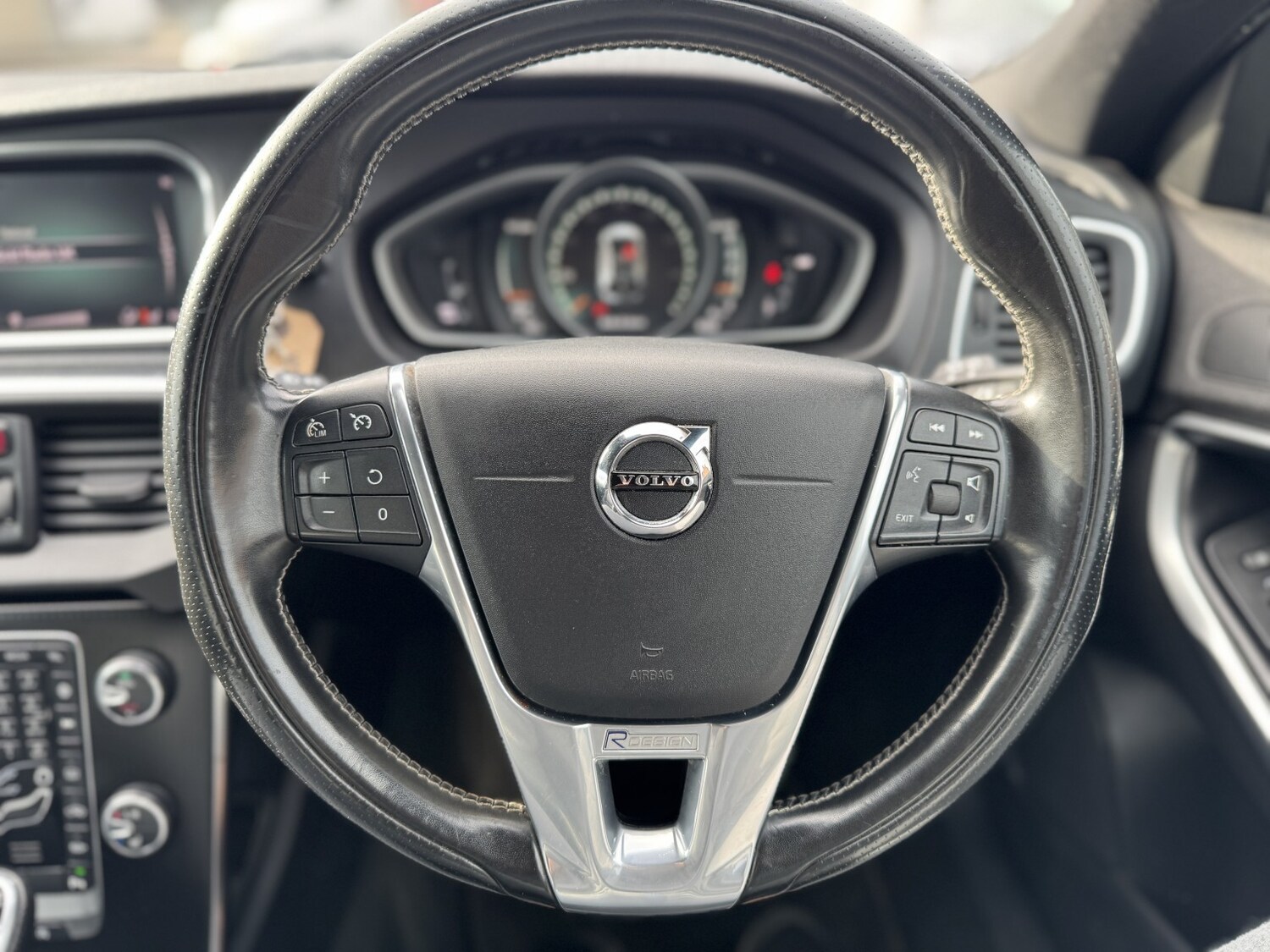Used Volvo V40 2018 for sale - 77681867: Photo 19