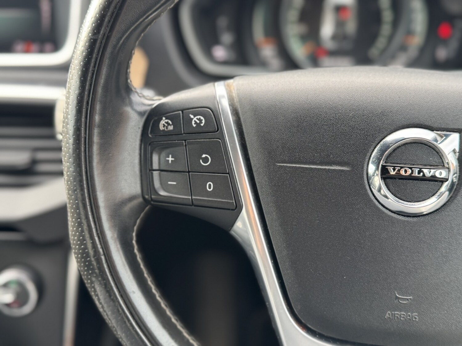 Used Volvo V40 2018 for sale - 77681867: Photo 21