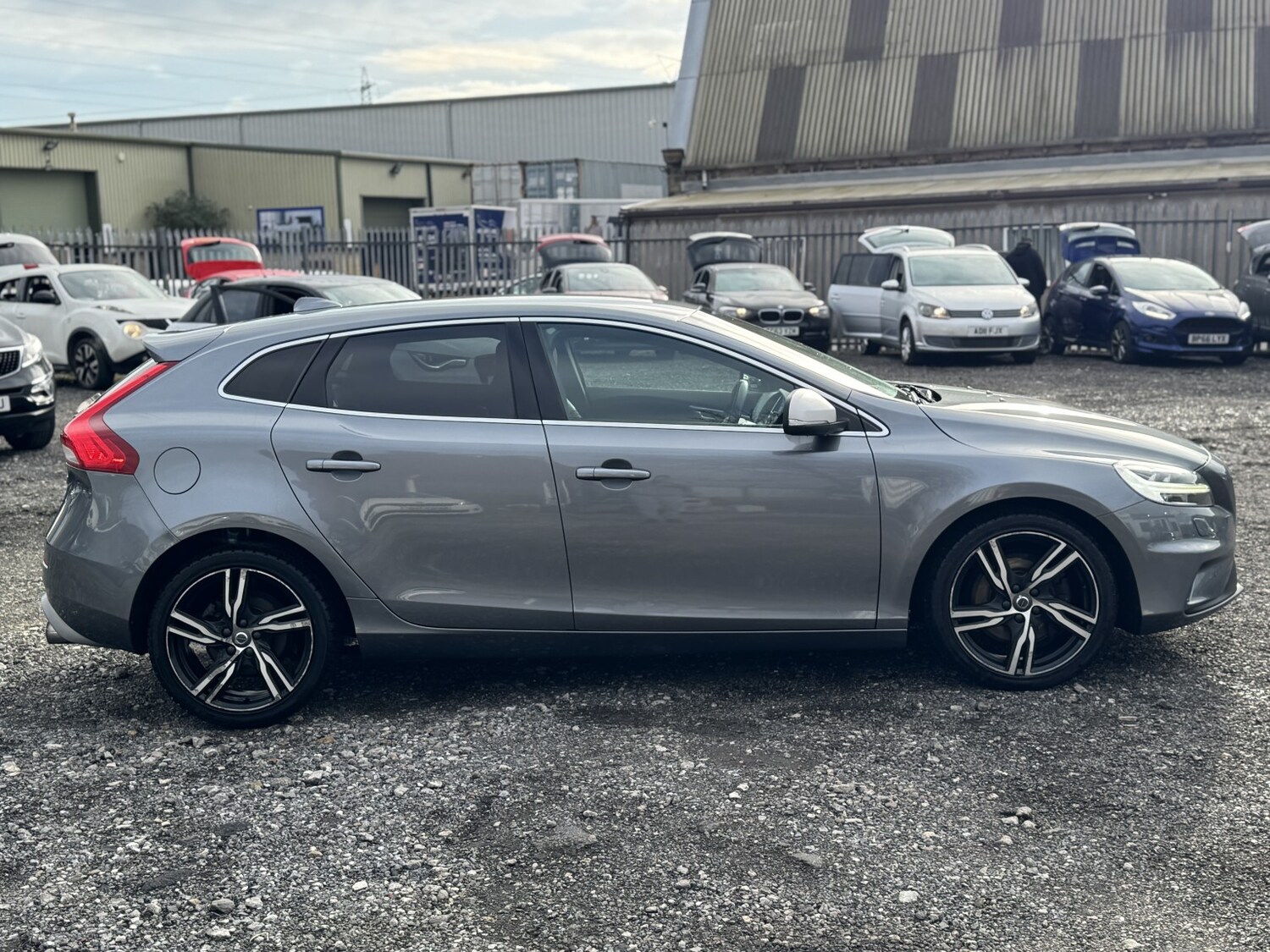 Used Volvo V40 2018 for sale - 77681867: Photo 8