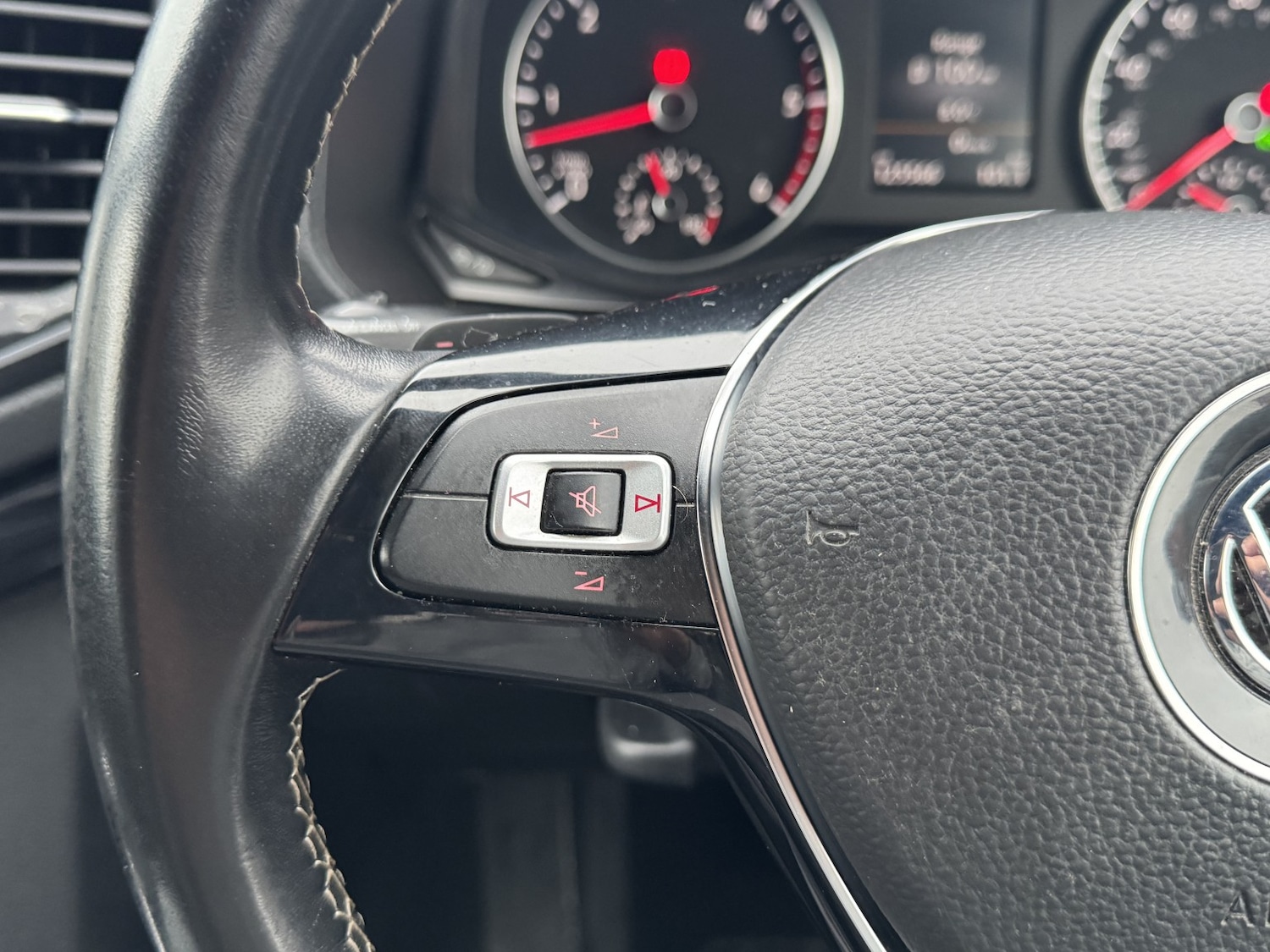 Used Volkswagen Amarok 2020 for sale - 77058430: Photo 21