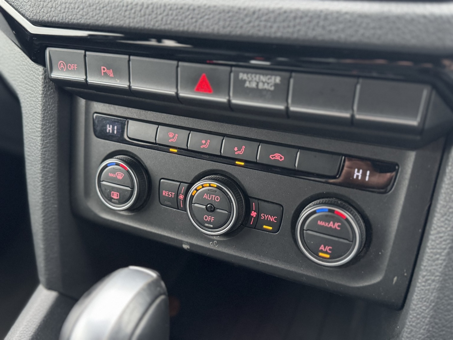 Used Volkswagen Amarok 2020 for sale - 77058430: Photo 27