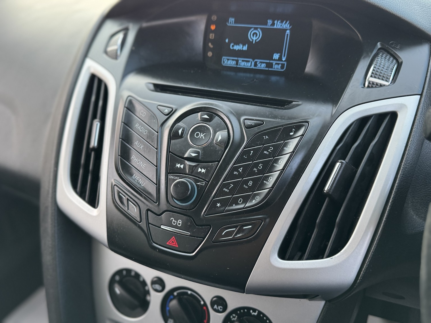 Used Ford Focus 2013 for sale - 76421893: Photo 20