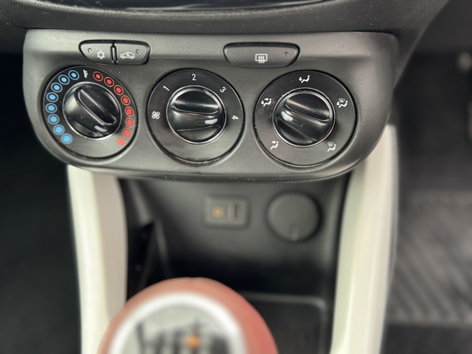 Used Vauxhall ADAM 2014 for sale - 76588469: Photo 23