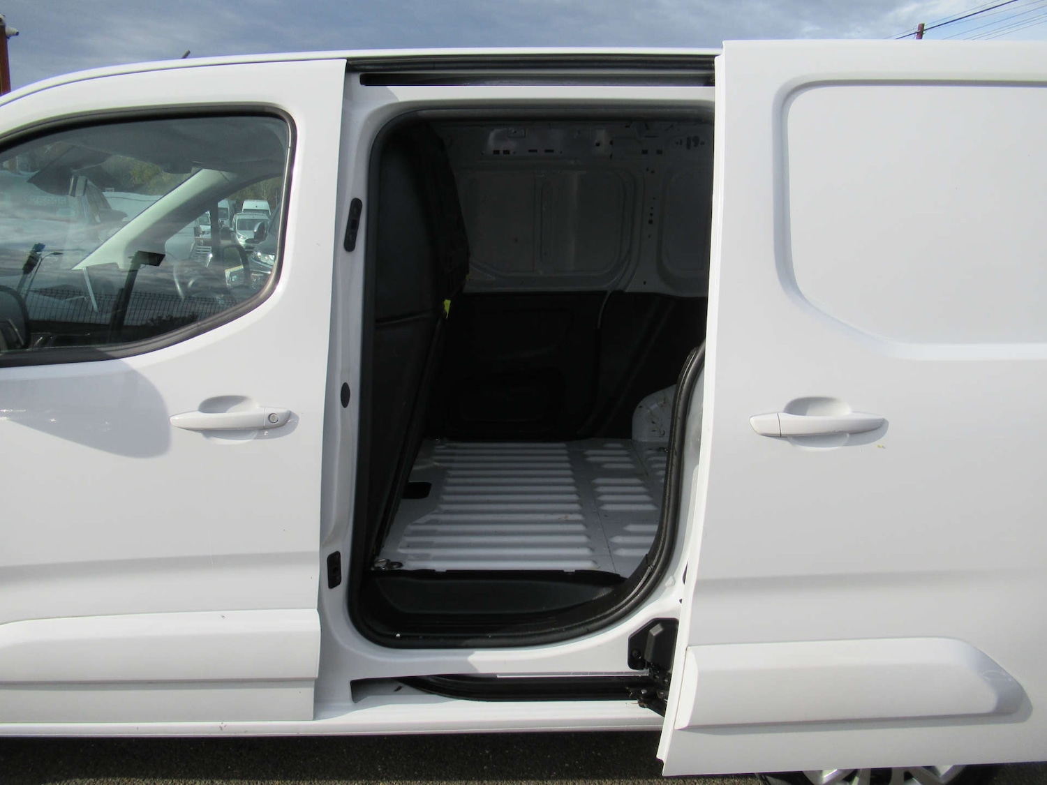 Used Citroen Berlingo 2023 for sale - 76479001: Photo 6