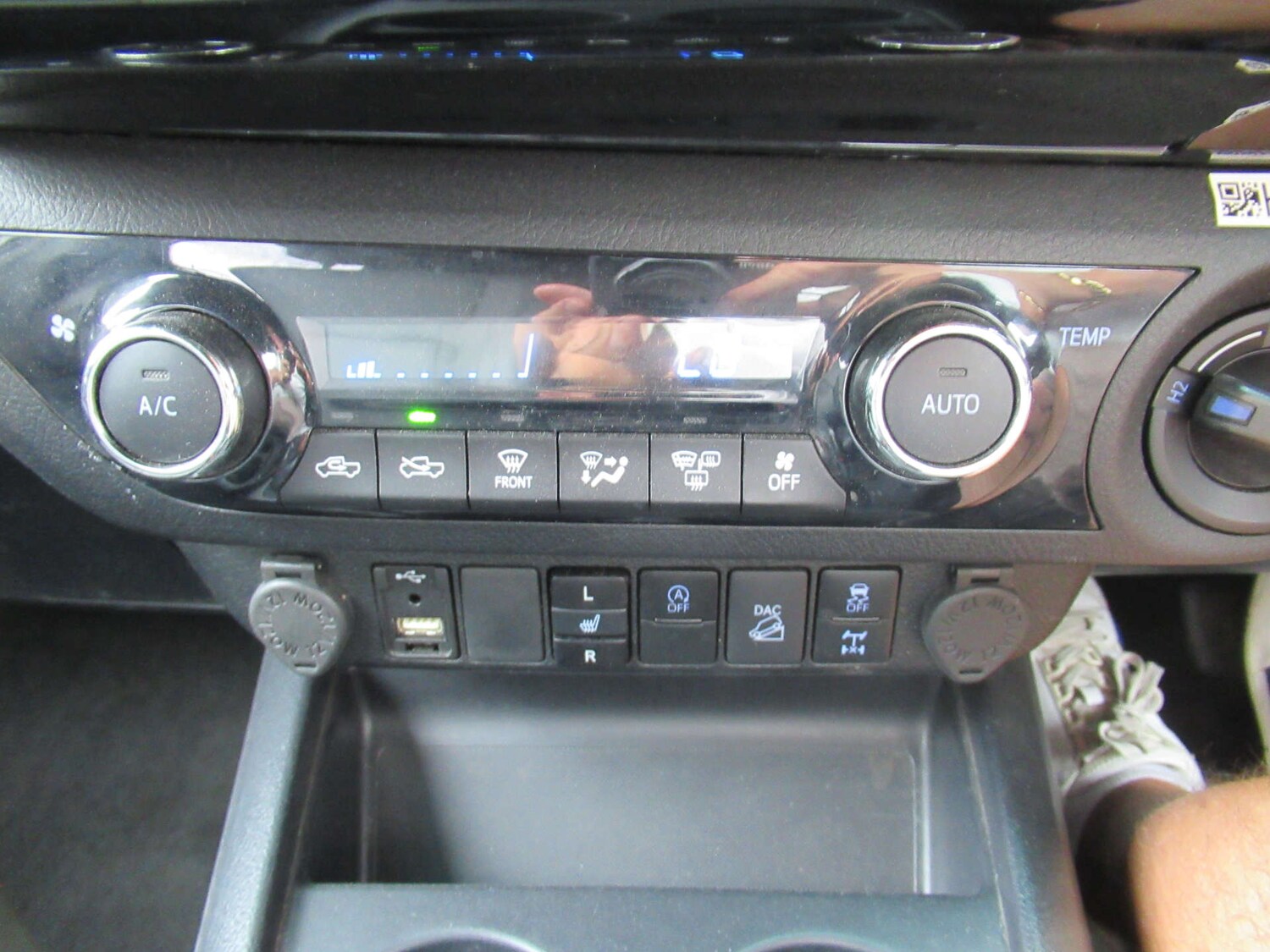 Used Toyota Hilux 2021 for sale - 76600823: Photo 19