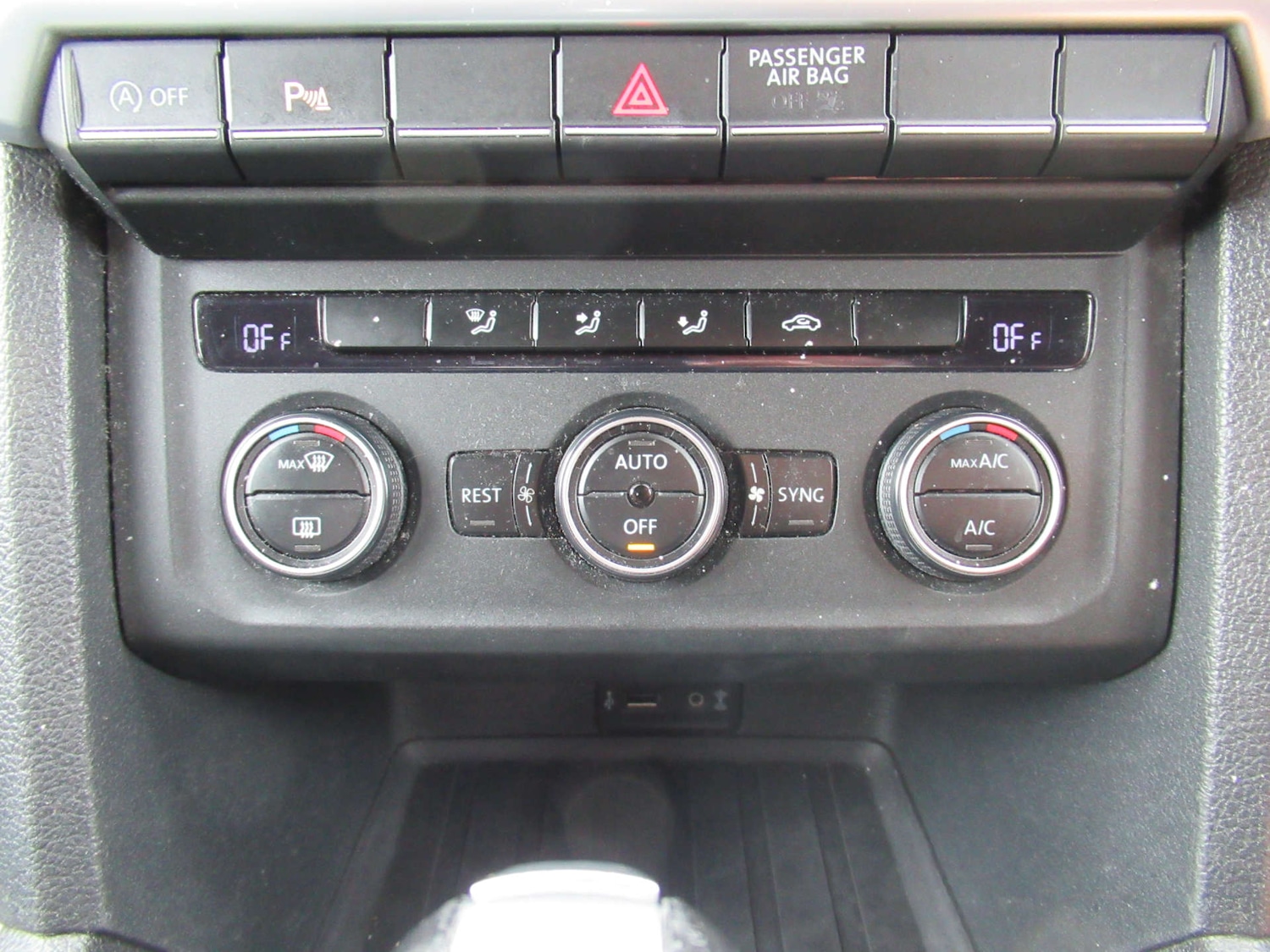 Used Volkswagen Amarok 2017 for sale - 76600789: Photo 17