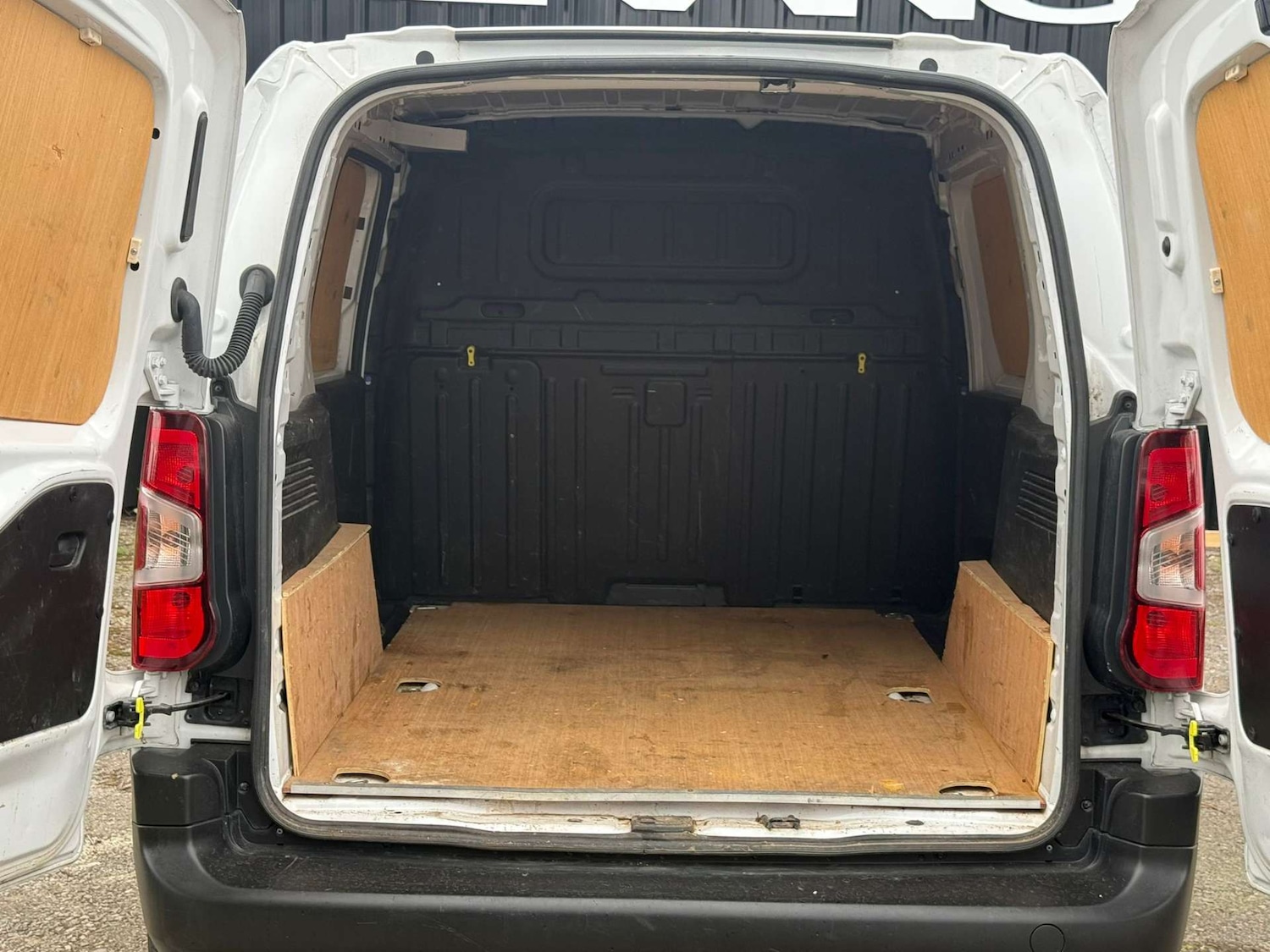 Used Peugeot Partner 2023 for sale - 78150142: Photo 11