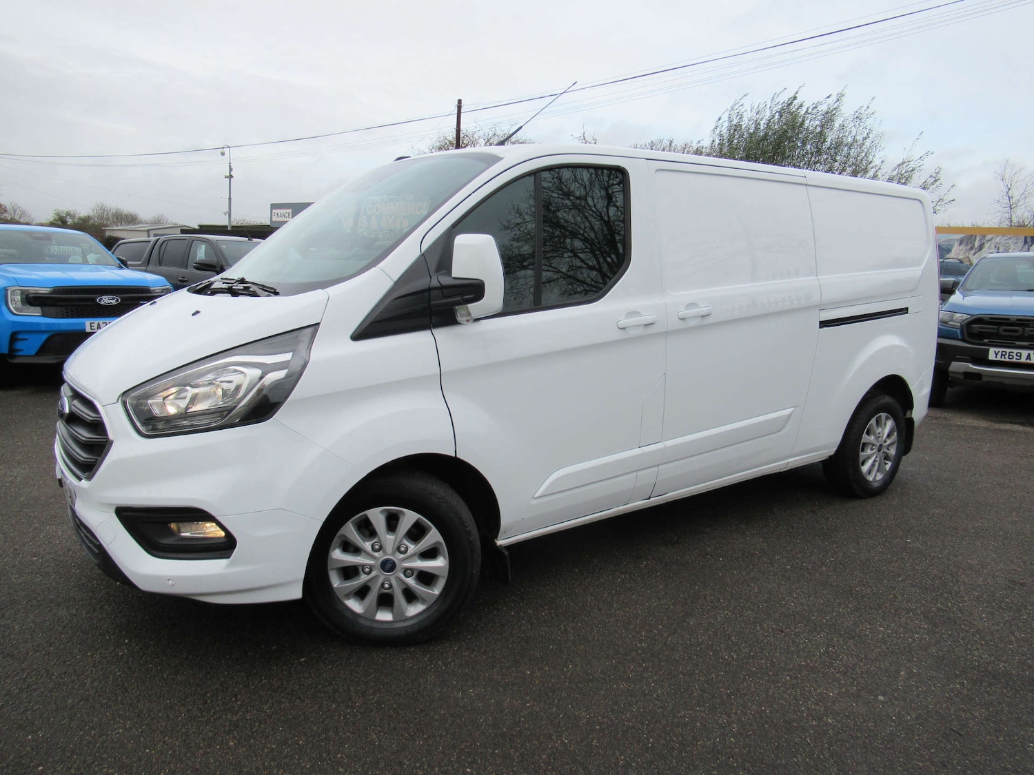 Used Ford Transit Custom 2023 for sale - 76861637: Photo 2