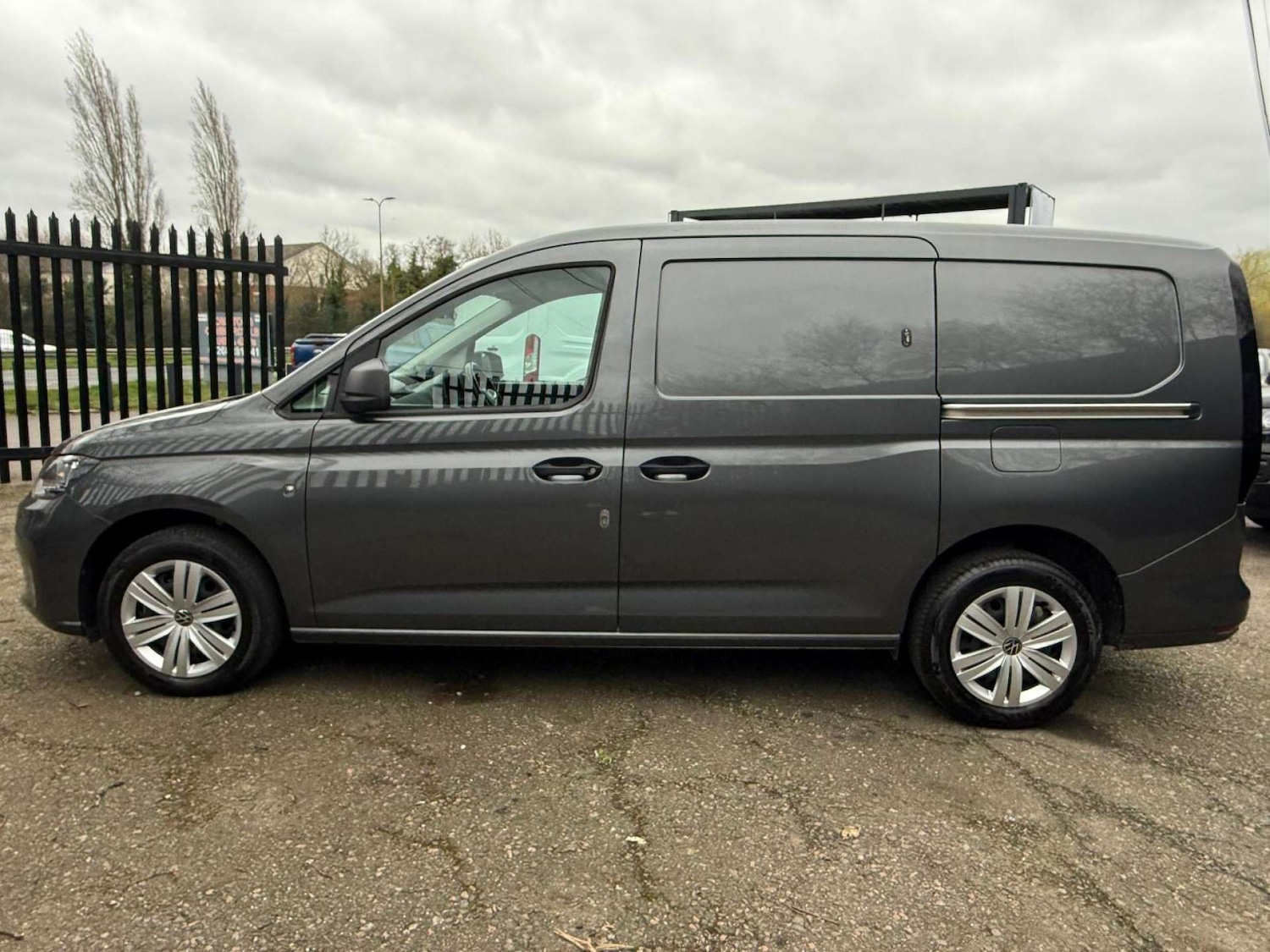 Used Volkswagen Caddy Maxi 2023 for sale - 77715635: Photo 4