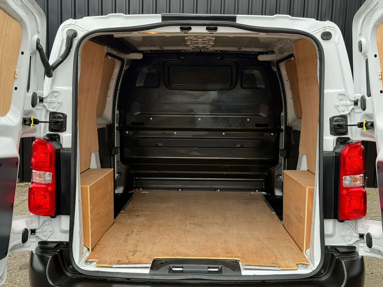 Used Vauxhall Vivaro 2023 for sale - 78122959: Photo 4