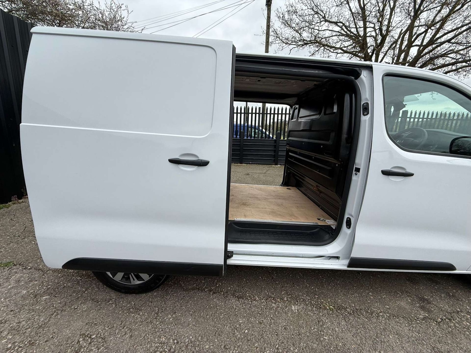 Used Vauxhall Vivaro 2023 for sale - 78122959: Photo 42