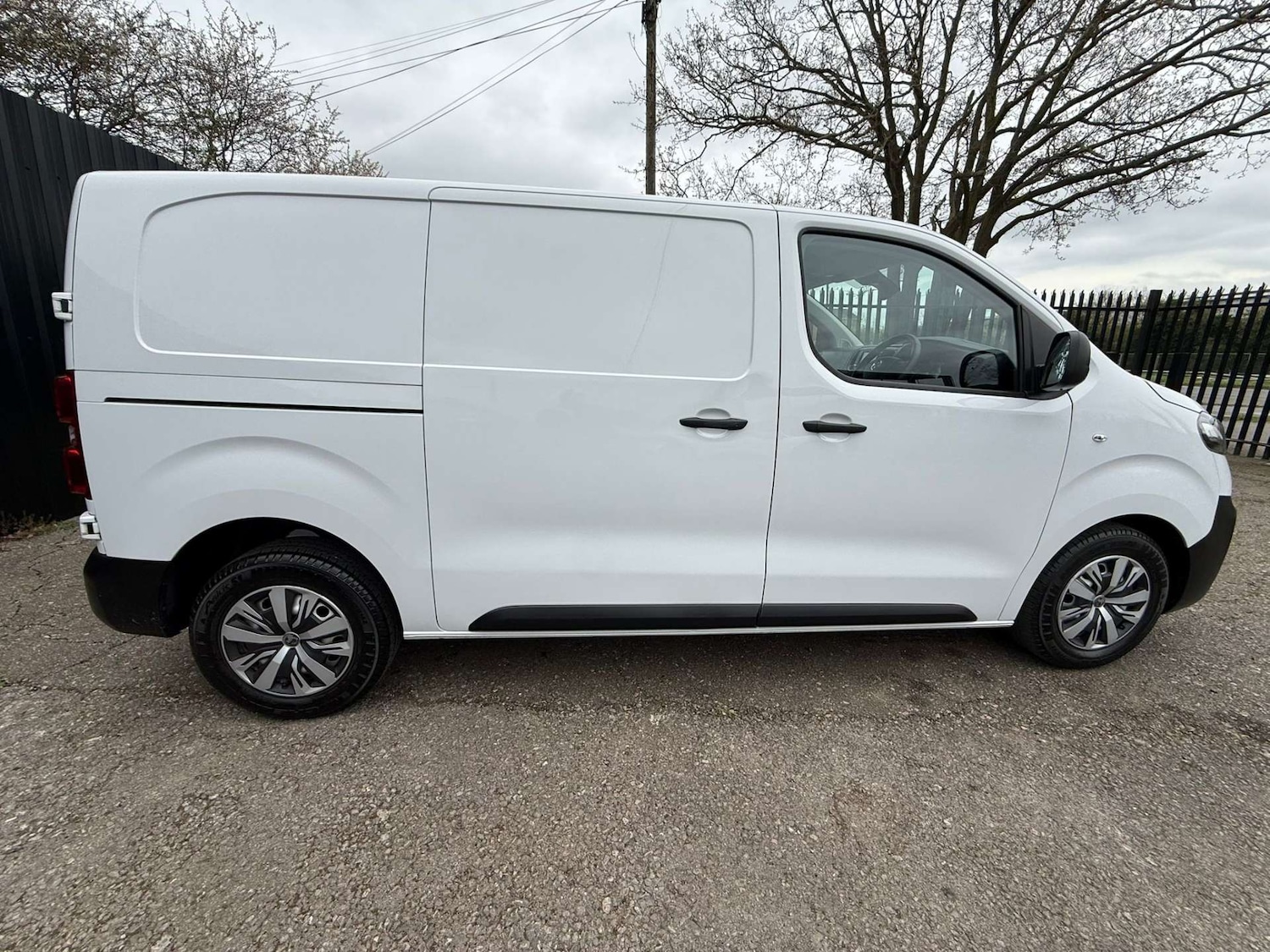 Used Vauxhall Vivaro 2023 for sale - 78122959: Photo 5