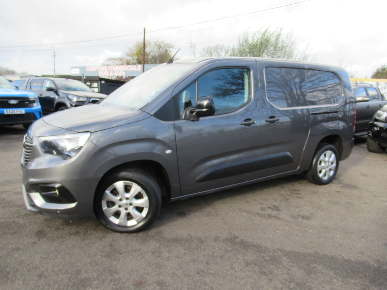 Used Vauxhall Combo 2022 for sale - 76894463: Photo 2