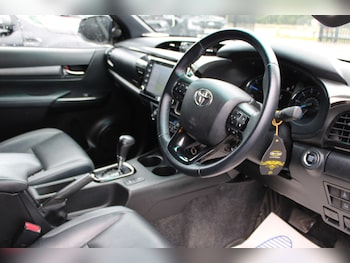 Used Toyota Hilux 2022 for sale - 78838009: Photo