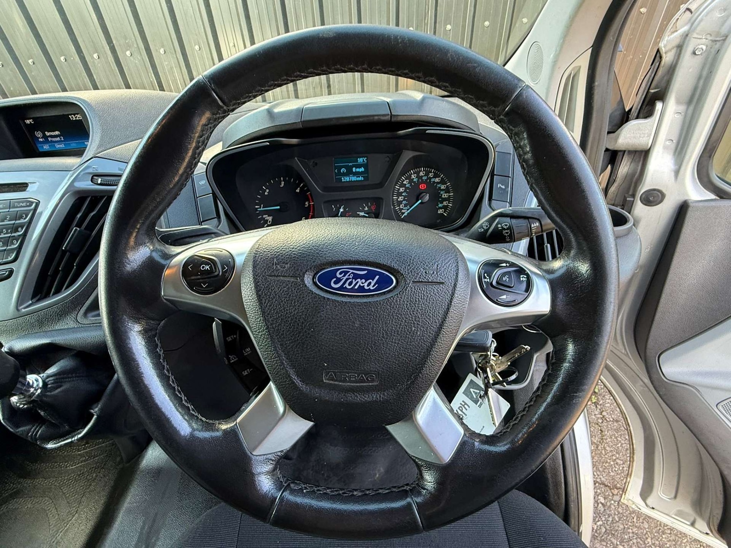 Used Ford Transit Custom 2017 for sale - 77762329: Photo 4