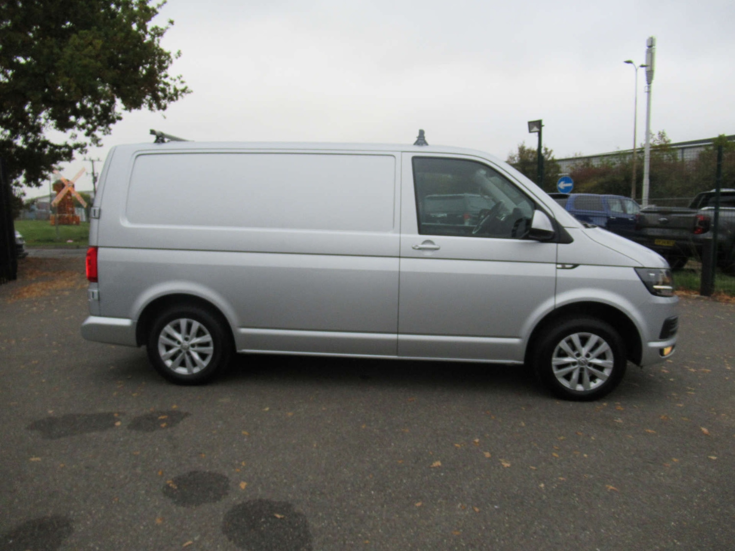 Used Volkswagen Transporter 2018 for sale - 76601010: Photo 16