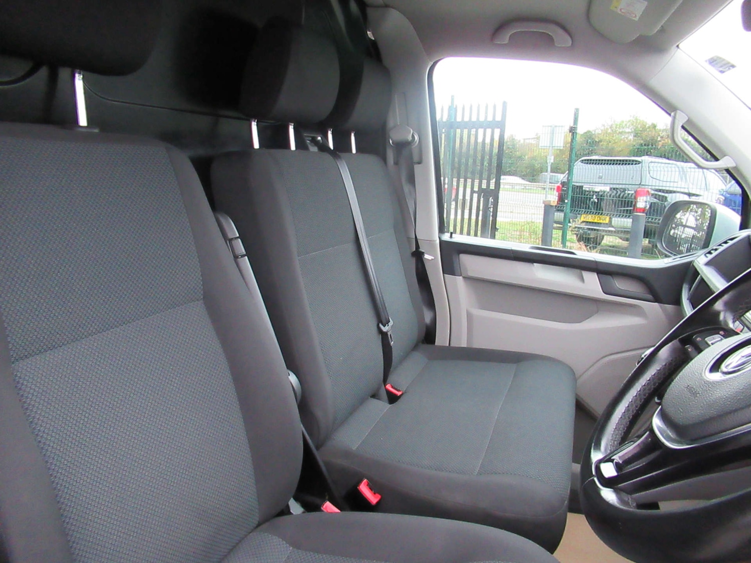 Used Volkswagen Transporter 2018 for sale - 76601010: Photo 18