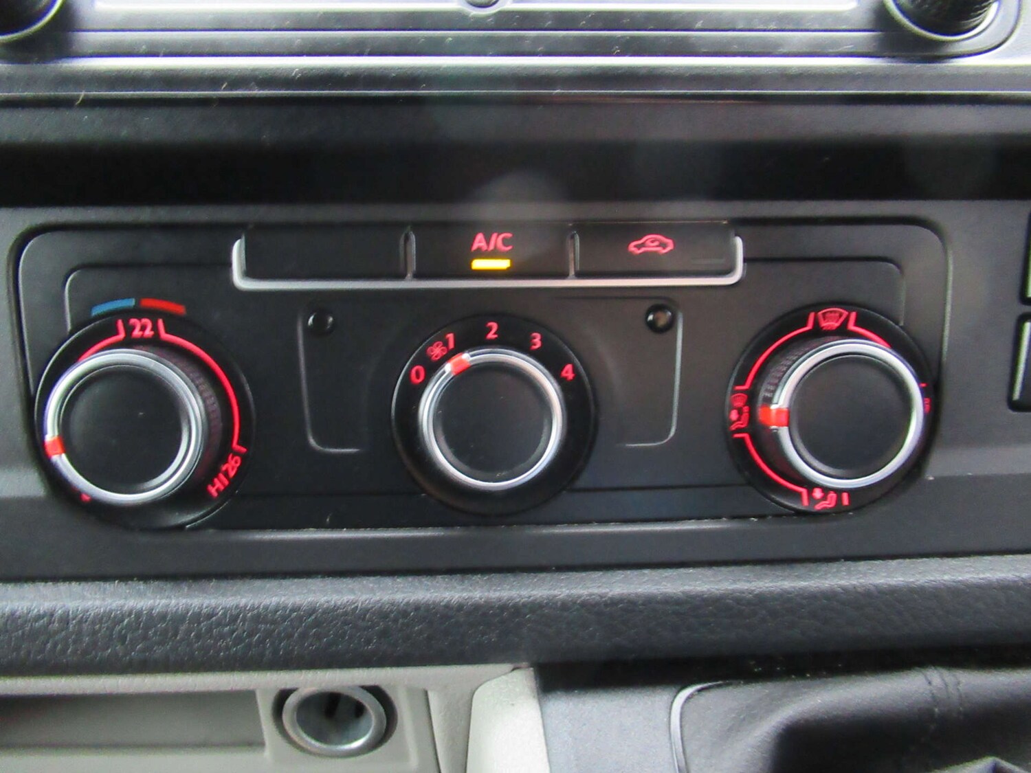 Used Volkswagen Transporter 2018 for sale - 76601010: Photo 20