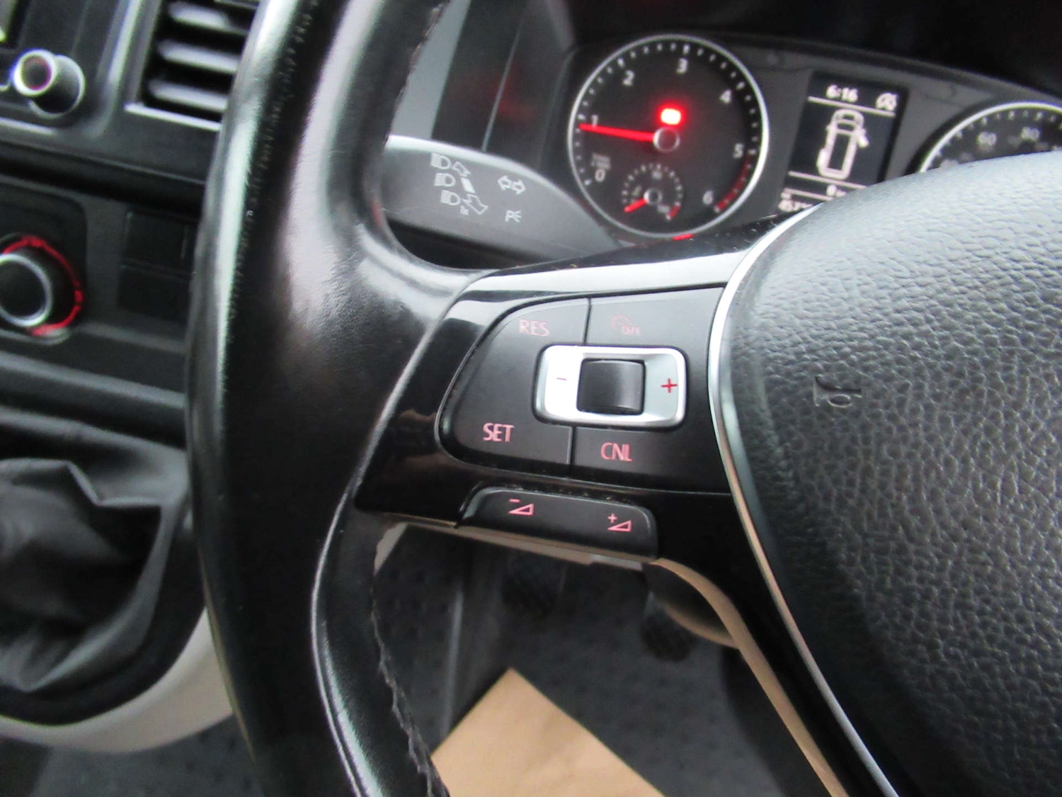 Used Volkswagen Transporter 2018 for sale - 76601010: Photo 24