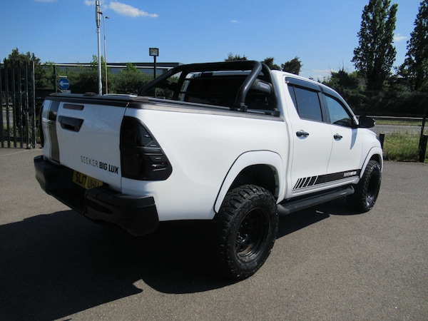Used Toyota Hilux 2017 for sale - 75622509: Photo 11