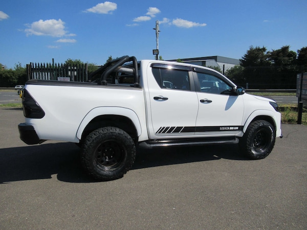 Used Toyota Hilux 2017 for sale - 75622509: Photo 12