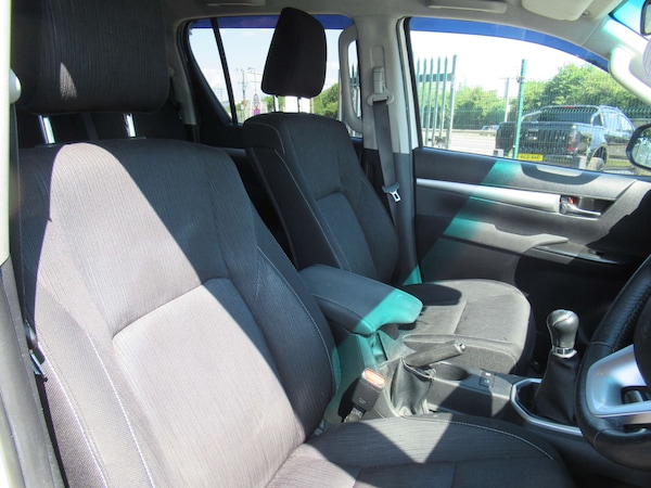 Used Toyota Hilux 2017 for sale - 75622509: Photo 15