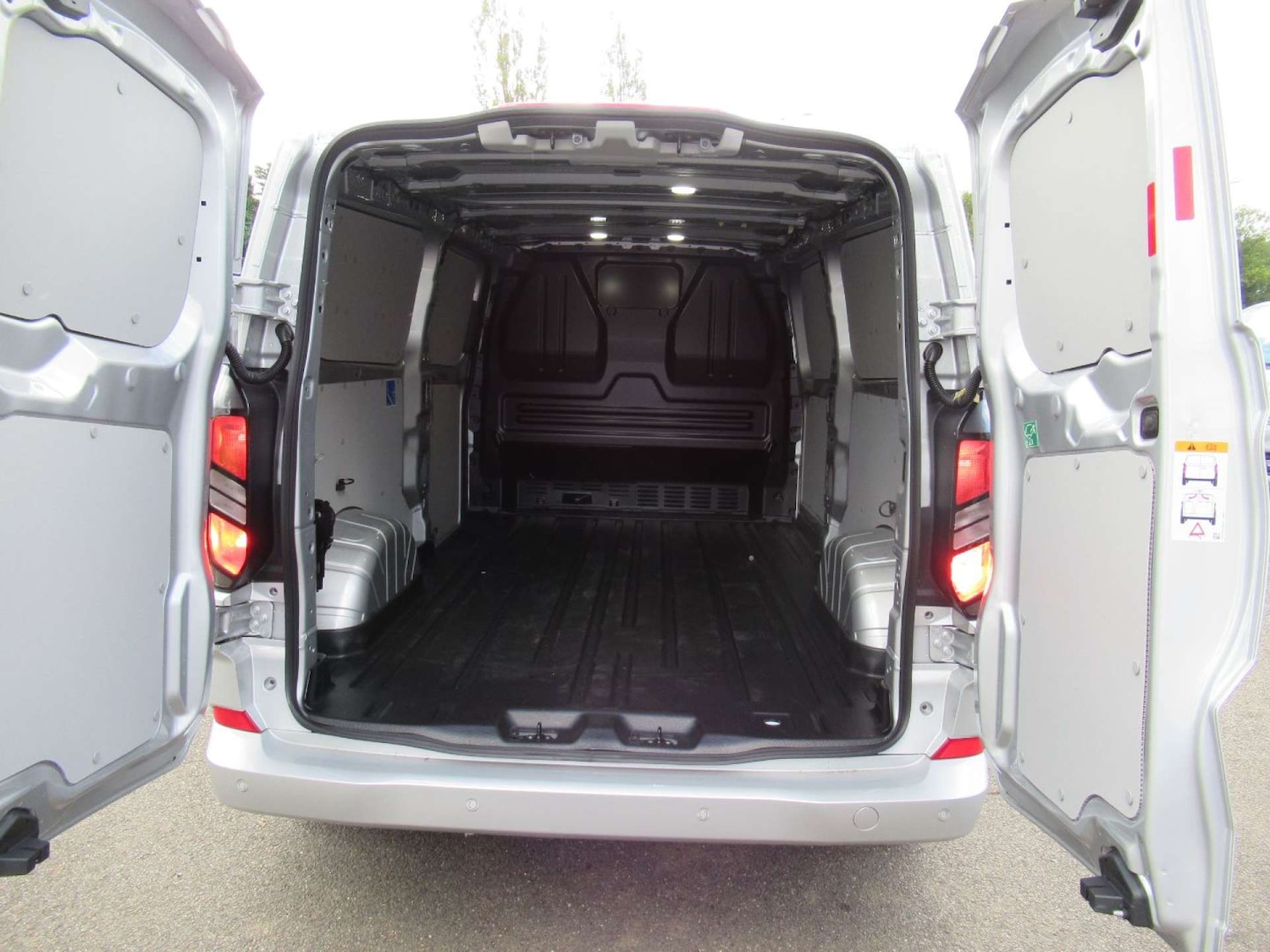 Used Ford Transit Custom 2024 for sale - 76601051: Photo 10