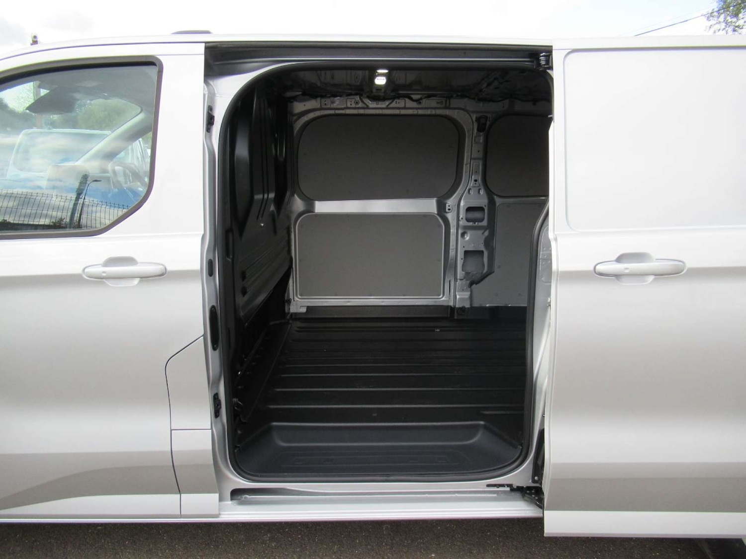 Used Ford Transit Custom 2024 for sale - 76601051: Photo 5