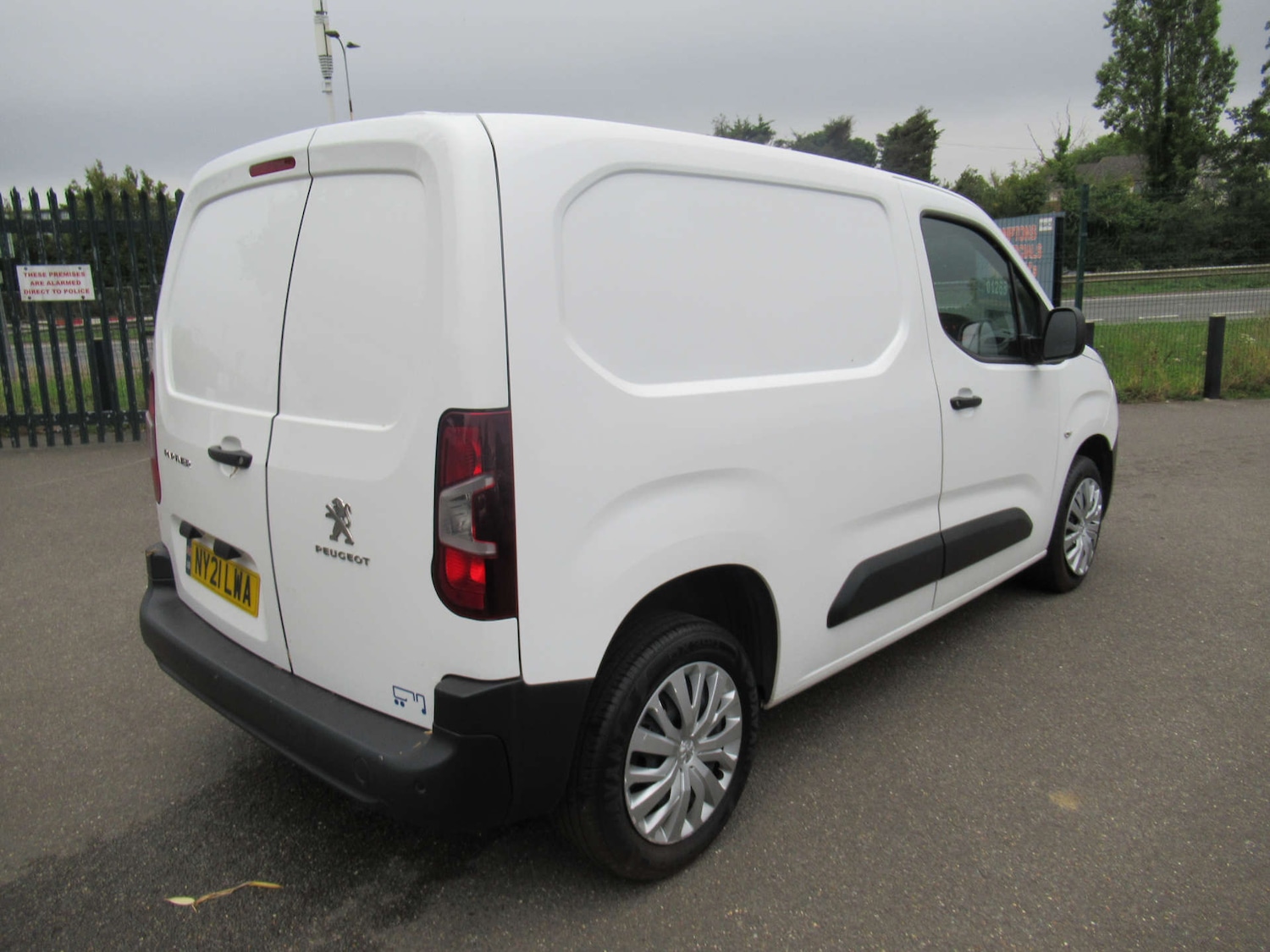 Used Peugeot Partner 2021 for sale - 76277930: Photo 11