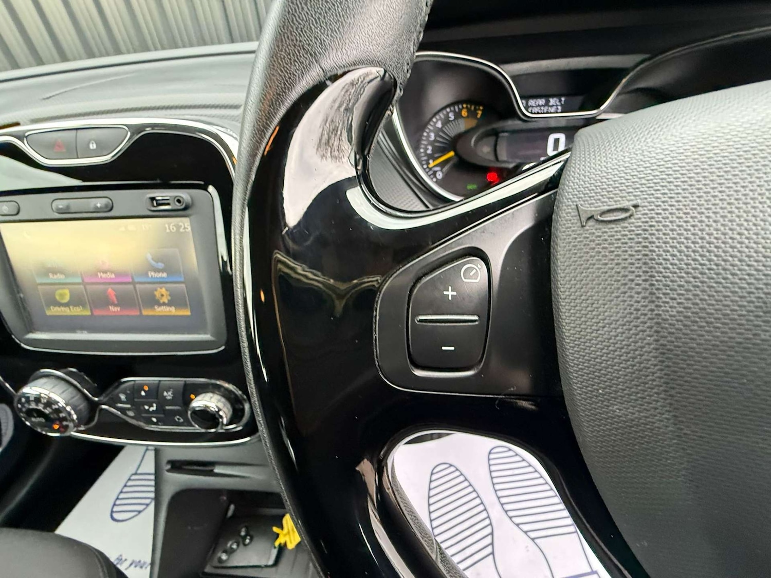 Used Renault Captur 2016 for sale - 78106665: Photo 16