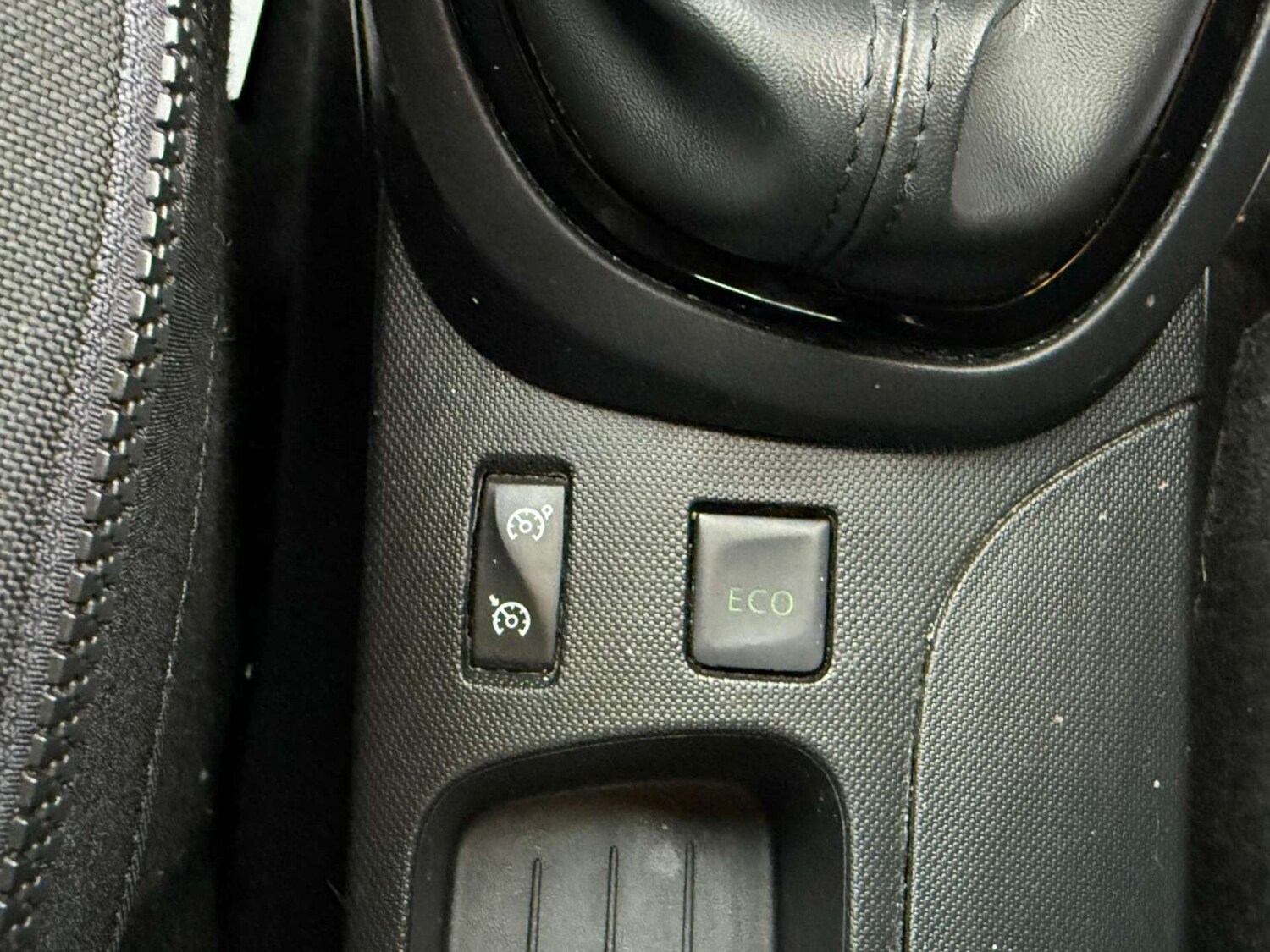 Used Renault Captur 2016 for sale - 78106665: Photo 24