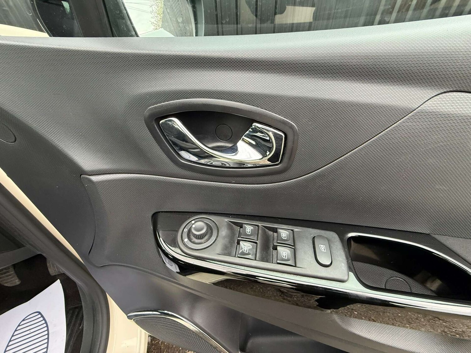 Used Renault Captur 2016 for sale - 78106665: Photo 30