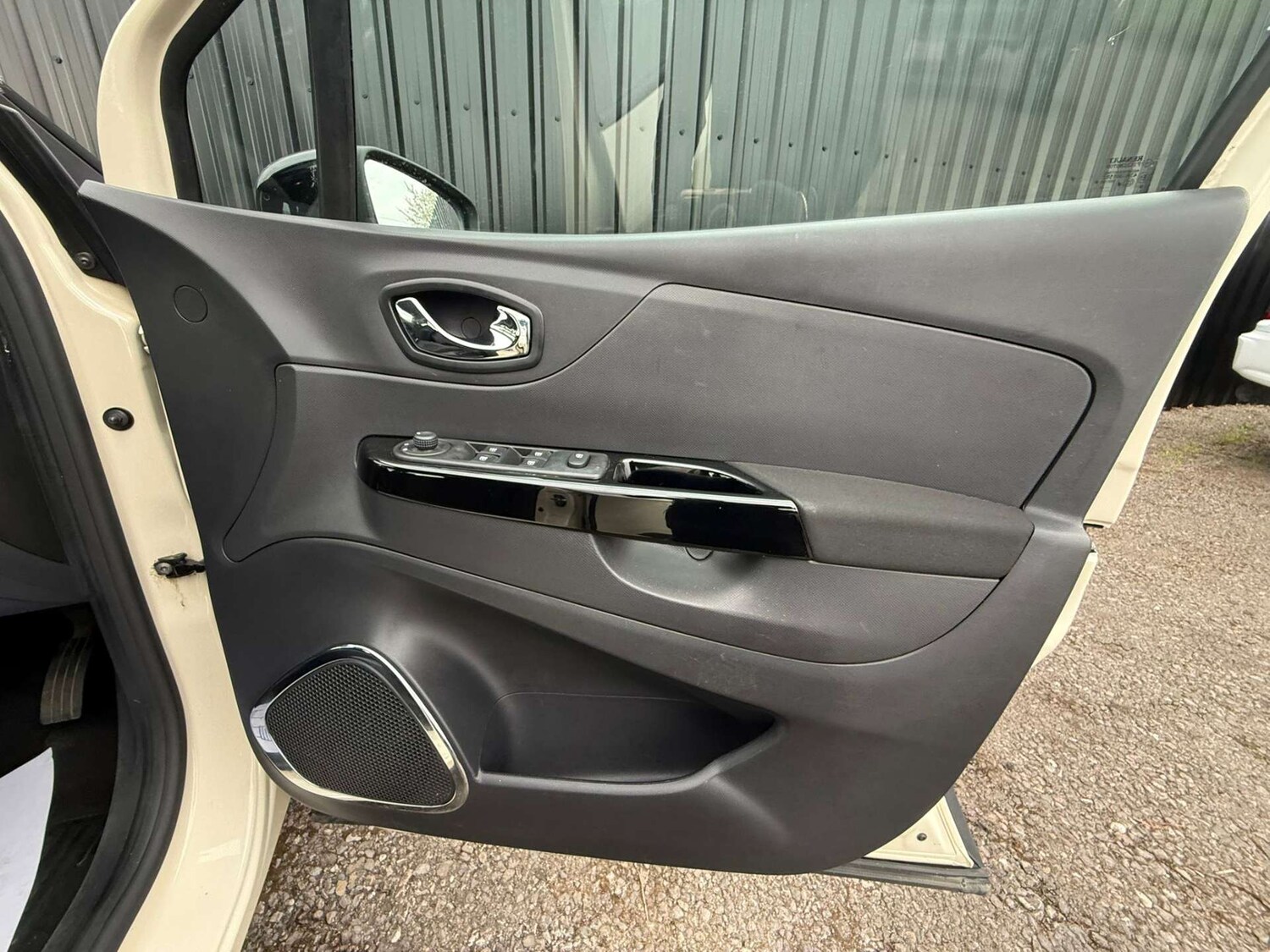 Used Renault Captur 2016 for sale - 78106665: Photo 31