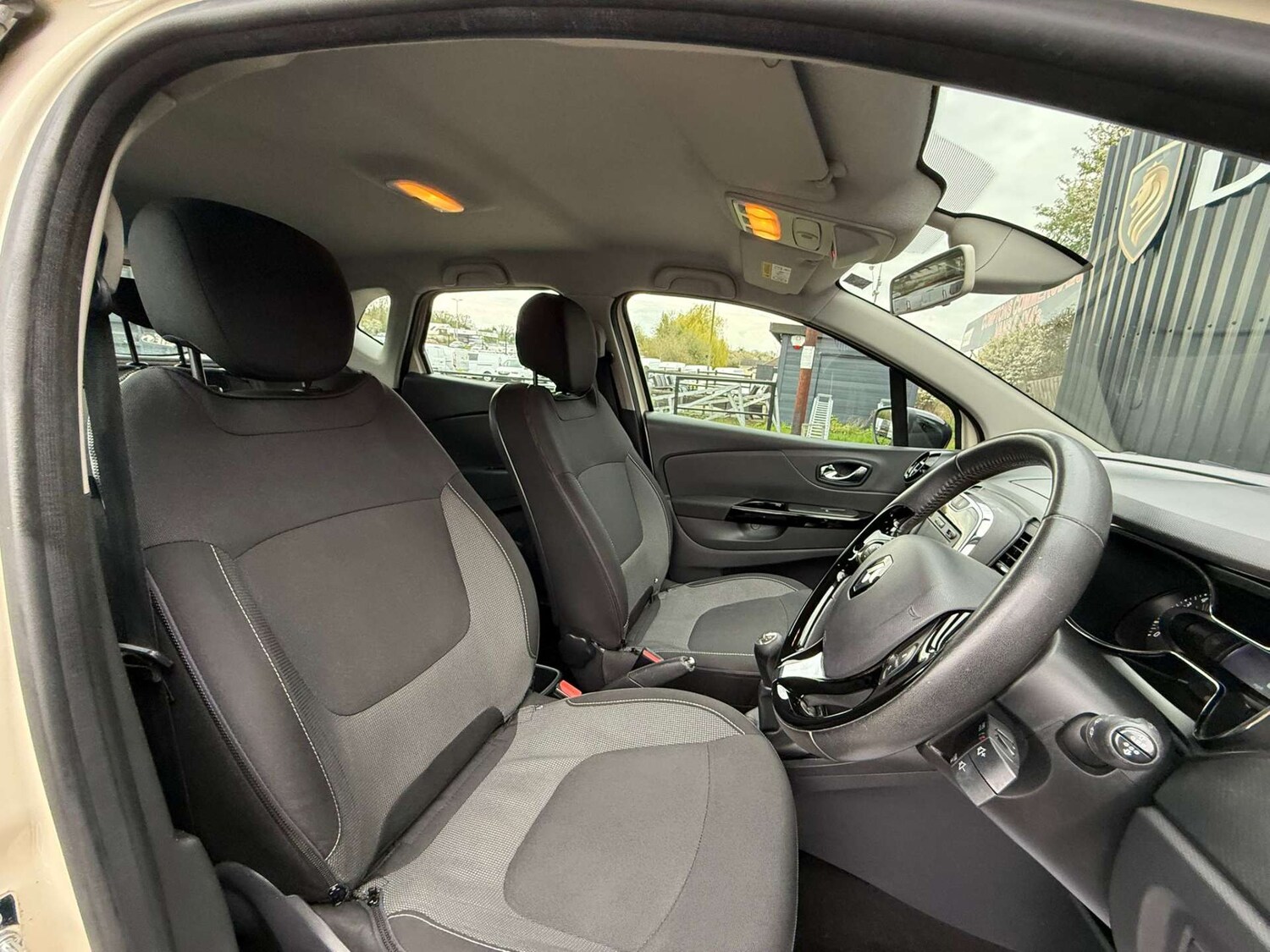 Used Renault Captur 2016 for sale - 78106665: Photo 33