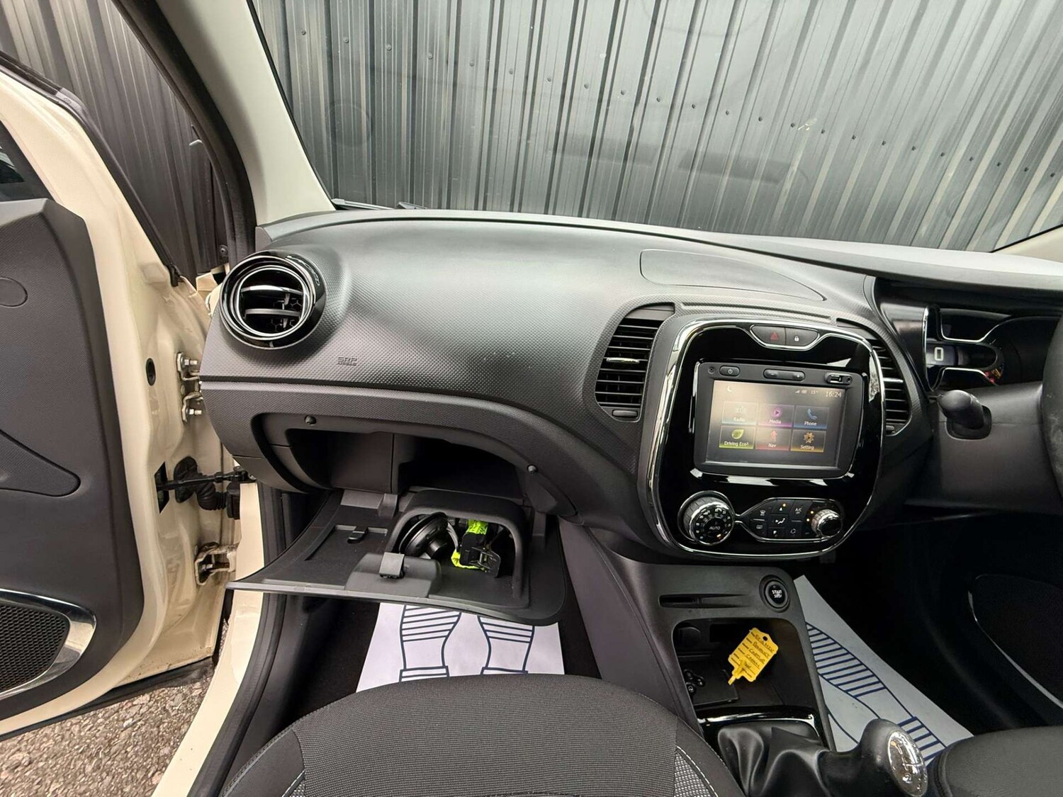 Used Renault Captur 2016 for sale - 78106665: Photo 45