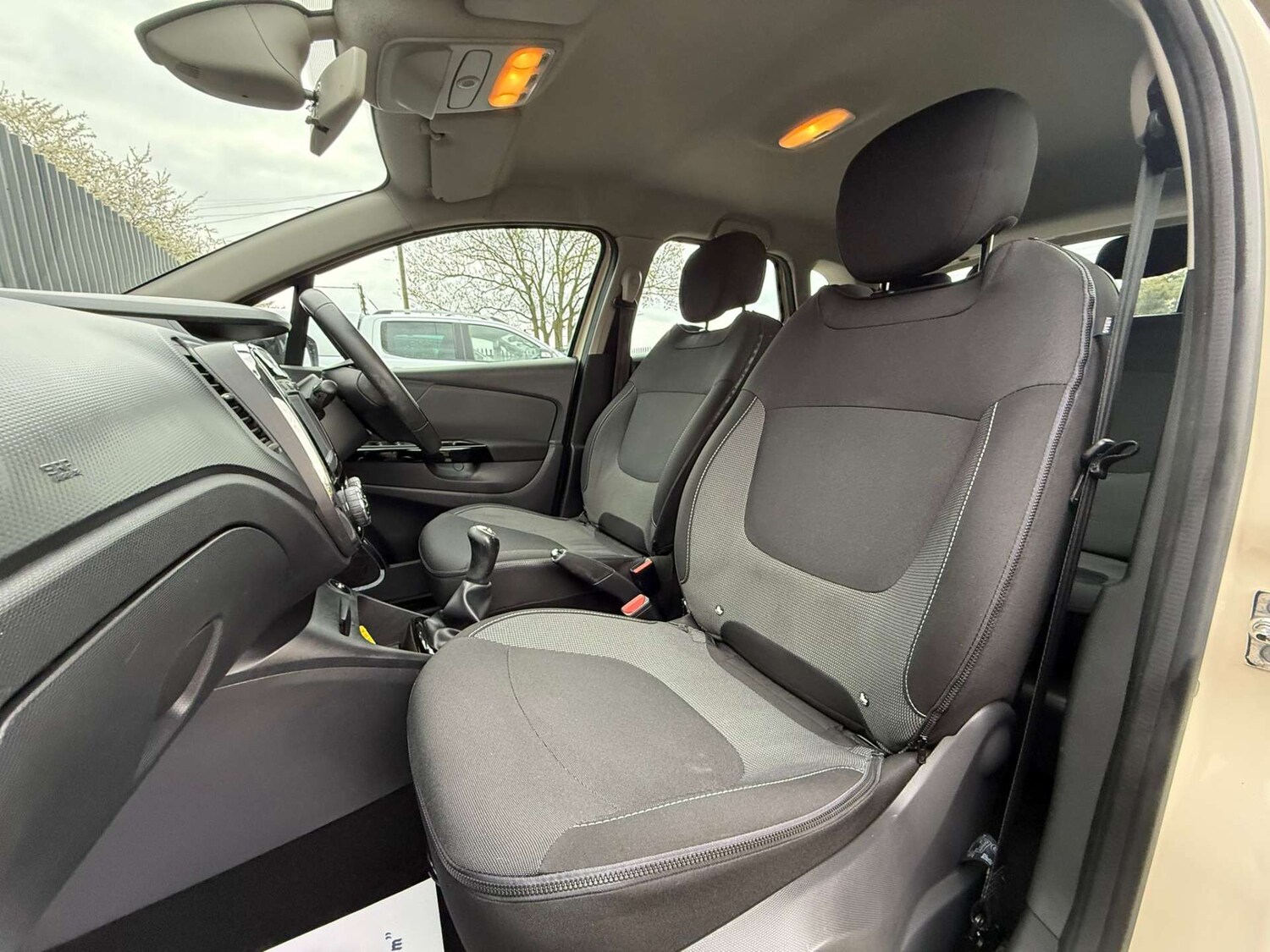 Used Renault Captur 2016 for sale - 78106665: Photo 48