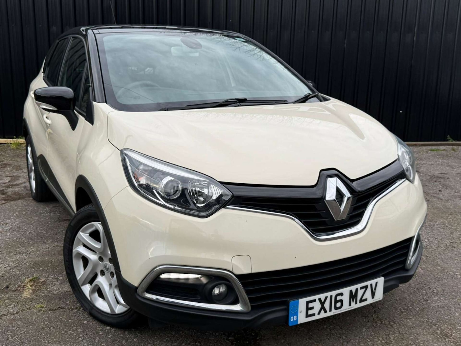 Used Renault Captur 2016 for sale - 78106665: Photo 6