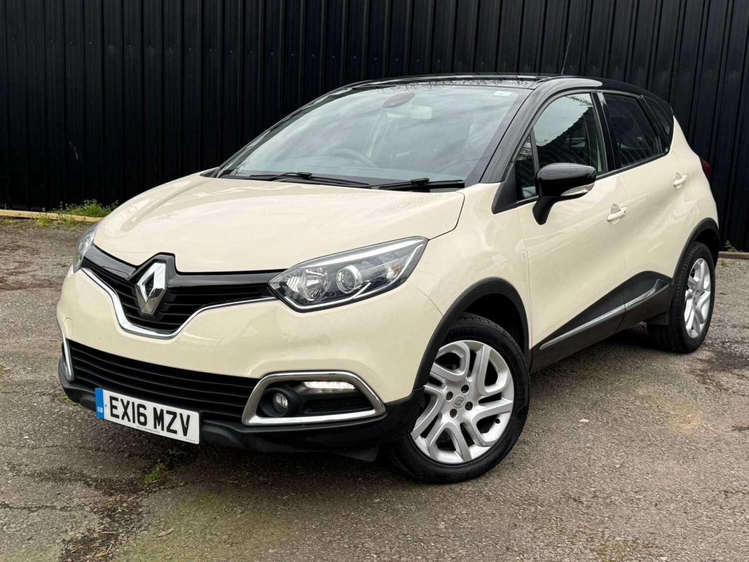 Used Renault Captur 2016 for sale - 78106665: Photo 60